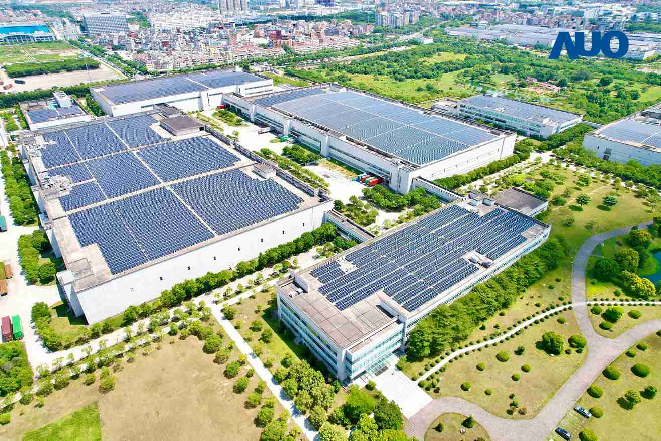 PA直营厦门推动智能制造同时，，，透过绿电创能纵深推进绿色转型，，厂区全屋顶铺设太阳能光伏板，，，每年太阳能发电 2,600多万度